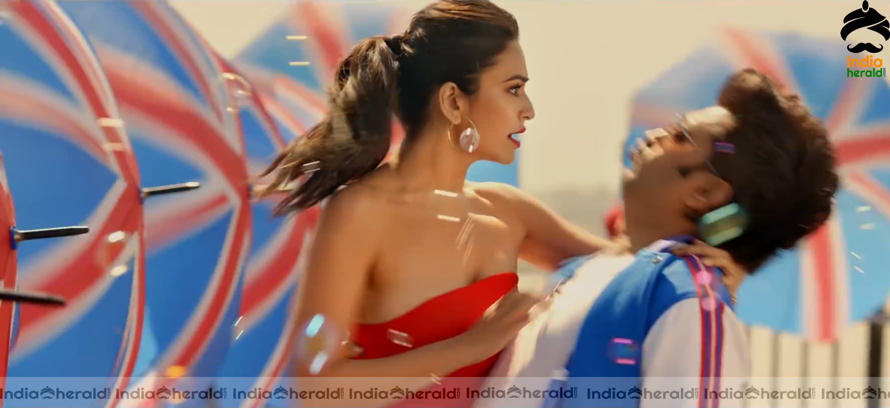 Ek Chumma Song Hot HD Stills Set 3