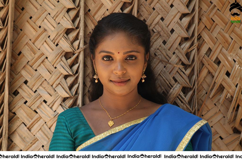 ENAKKU ONNU THERINJAAKANUM Movie Stills Set 4