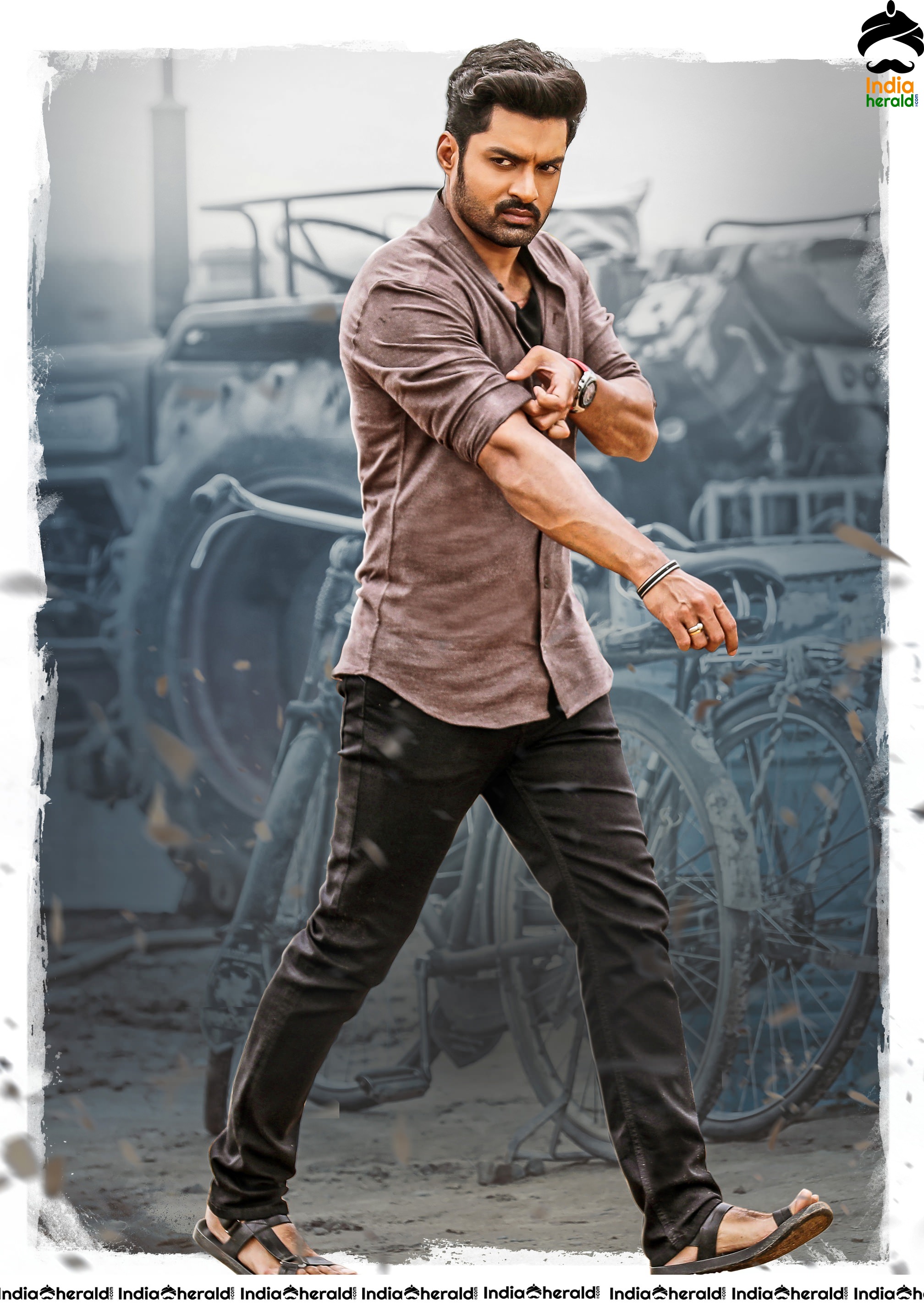 Entha Manchivaadavuraa High Clarity First Look Poster And Still
