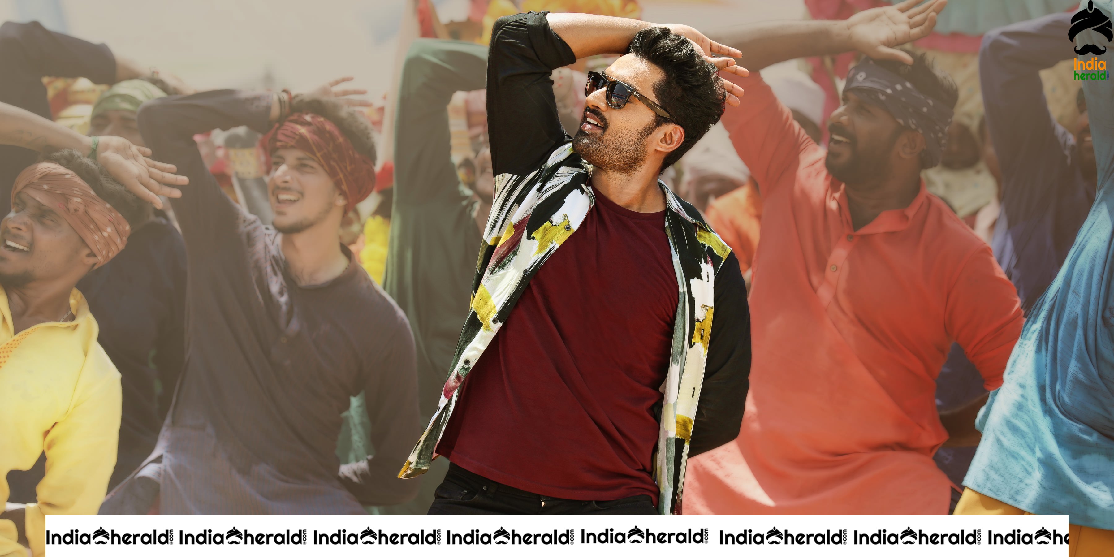 Entha Manchivadavura Movie Stills Set 1