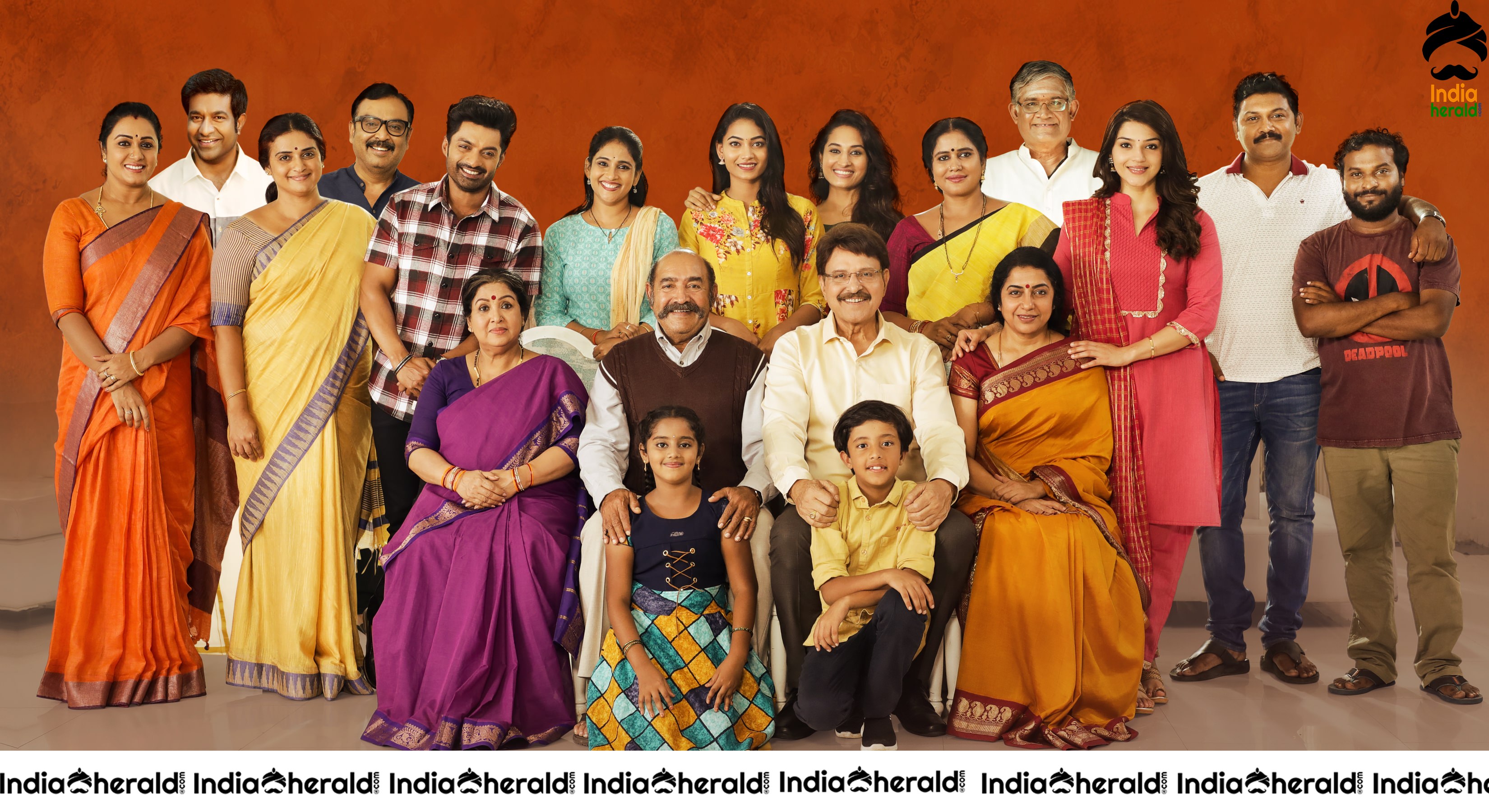 Entha Manchivadavura Movie Stills Set 1