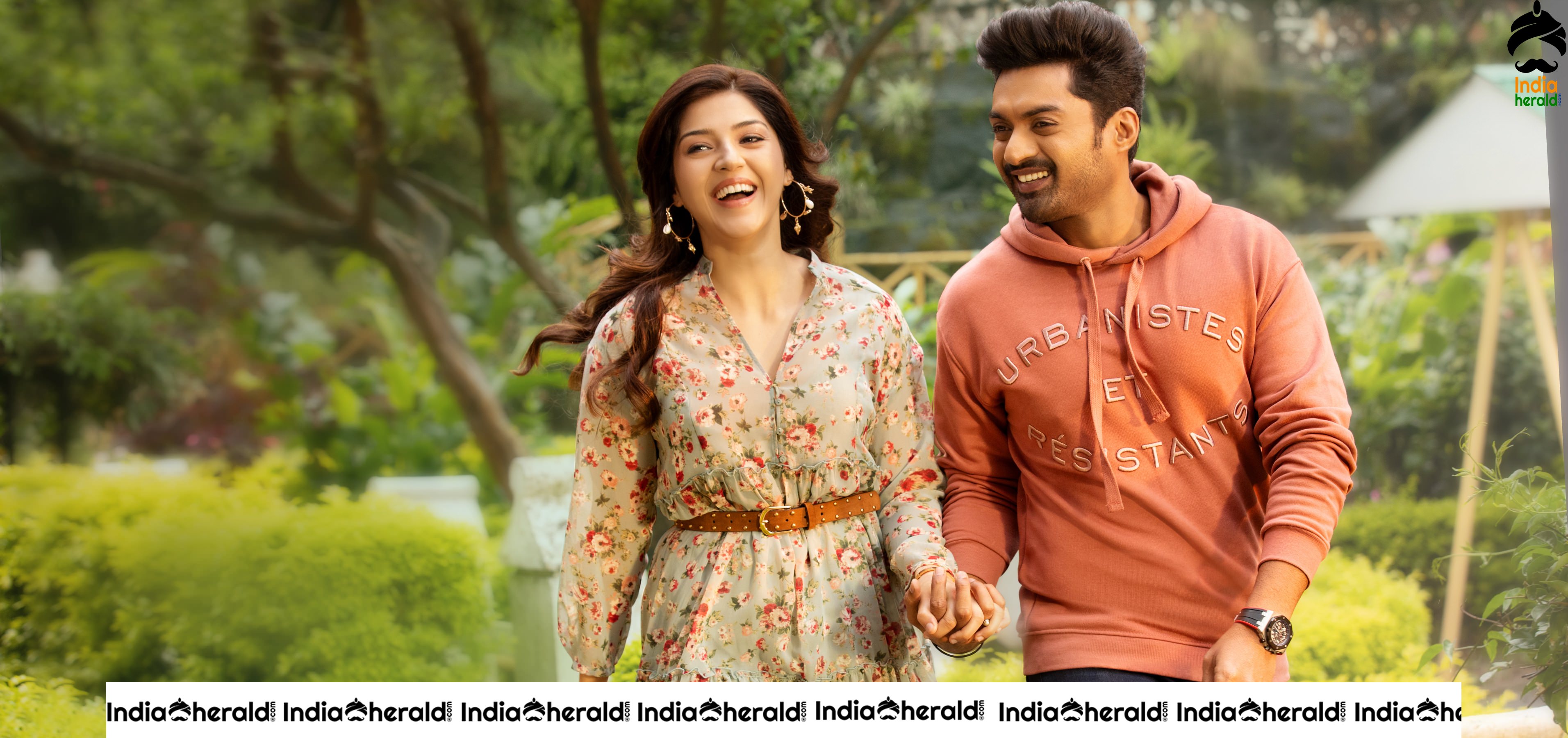 Entha Manchivadavura Movie Stills Set 2