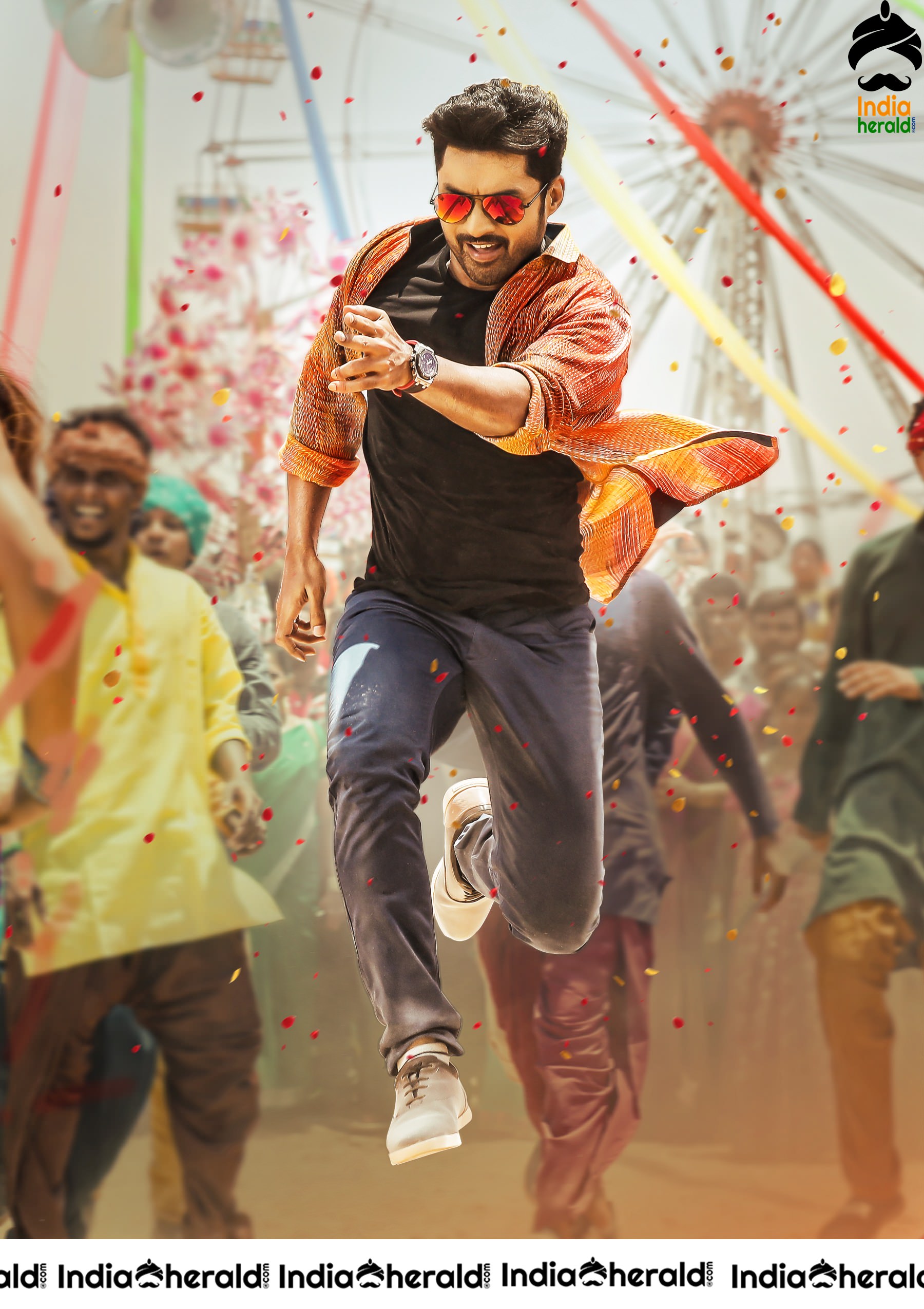 Entha Manchivadavura Movie Stills Set 2