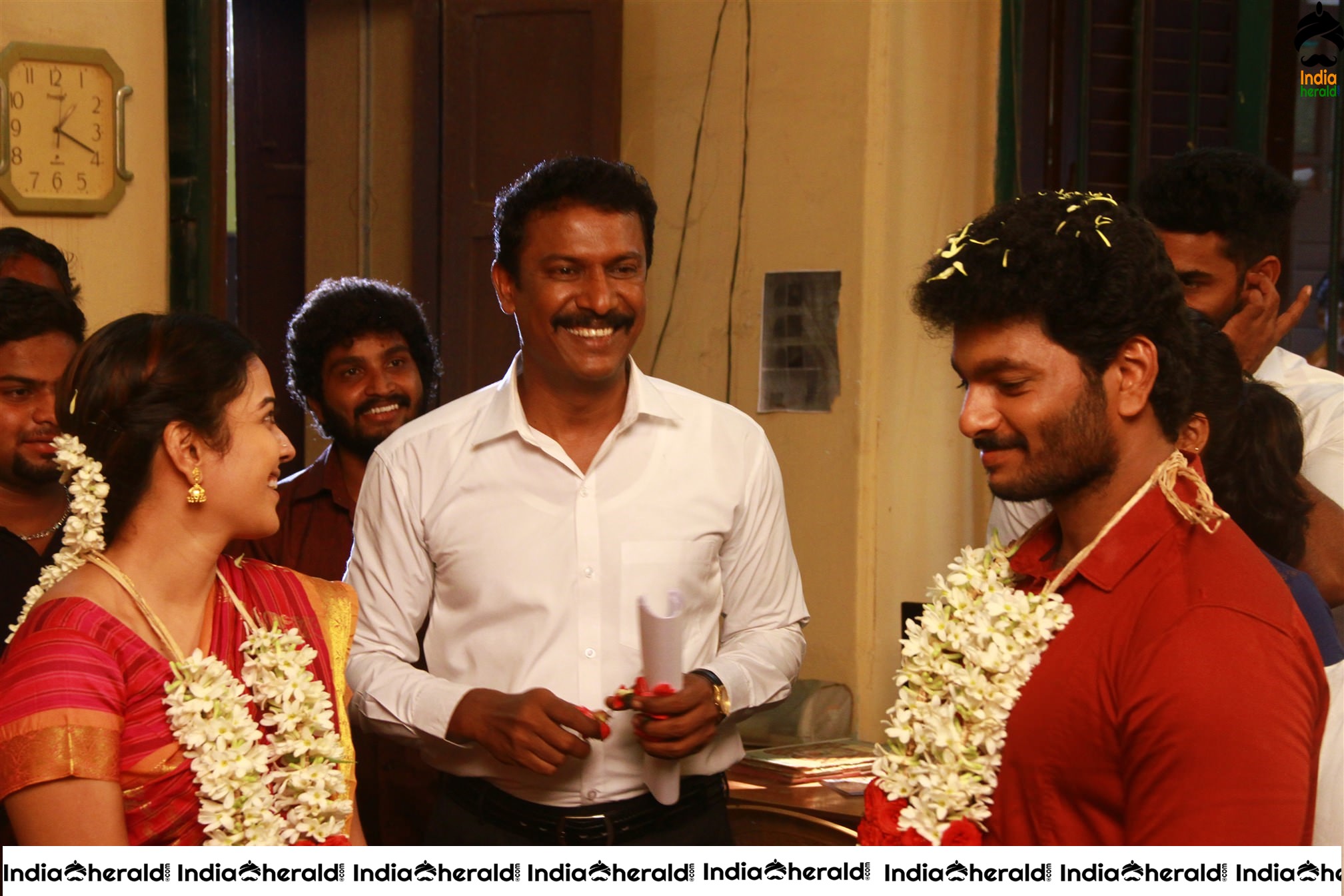 Ettuthikkum Para Tamil Movie Stills