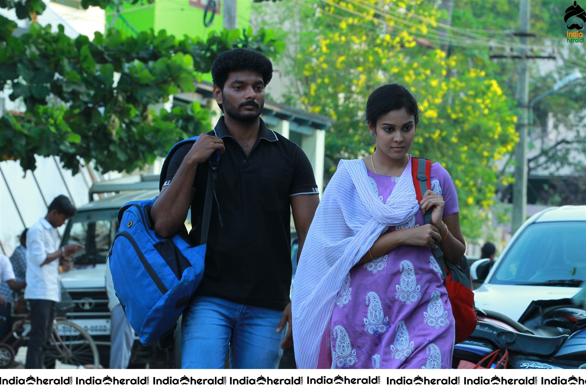 Ettuthikkum Para Tamil Movie Stills