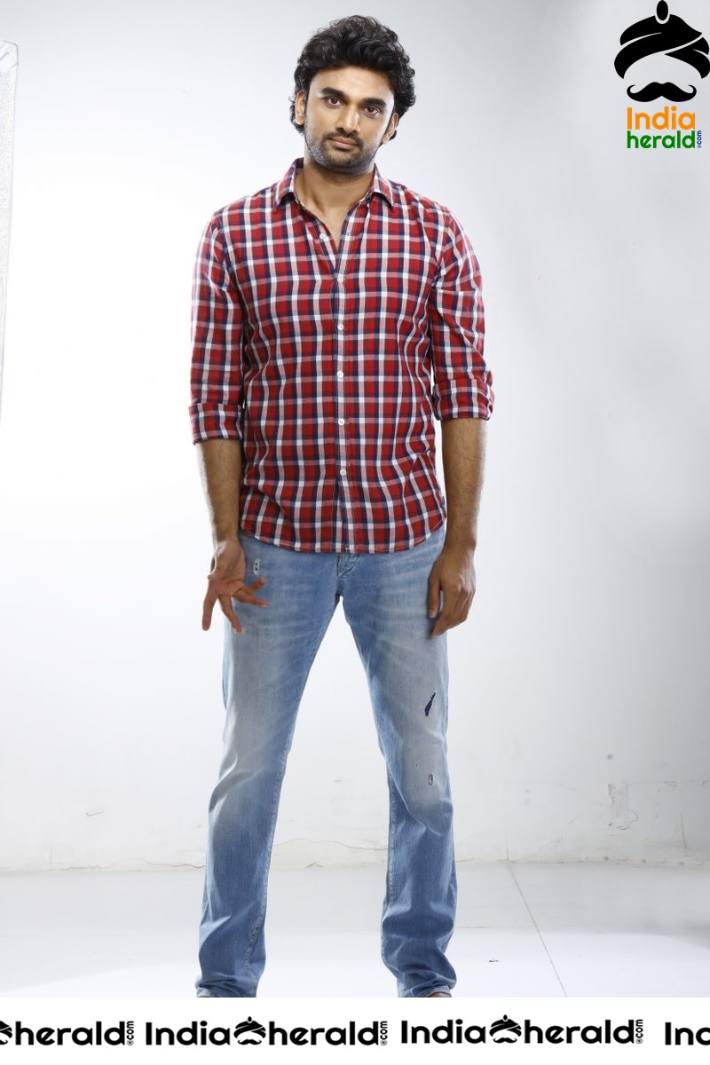 Evvarikee Cheppodhu Movie Stills