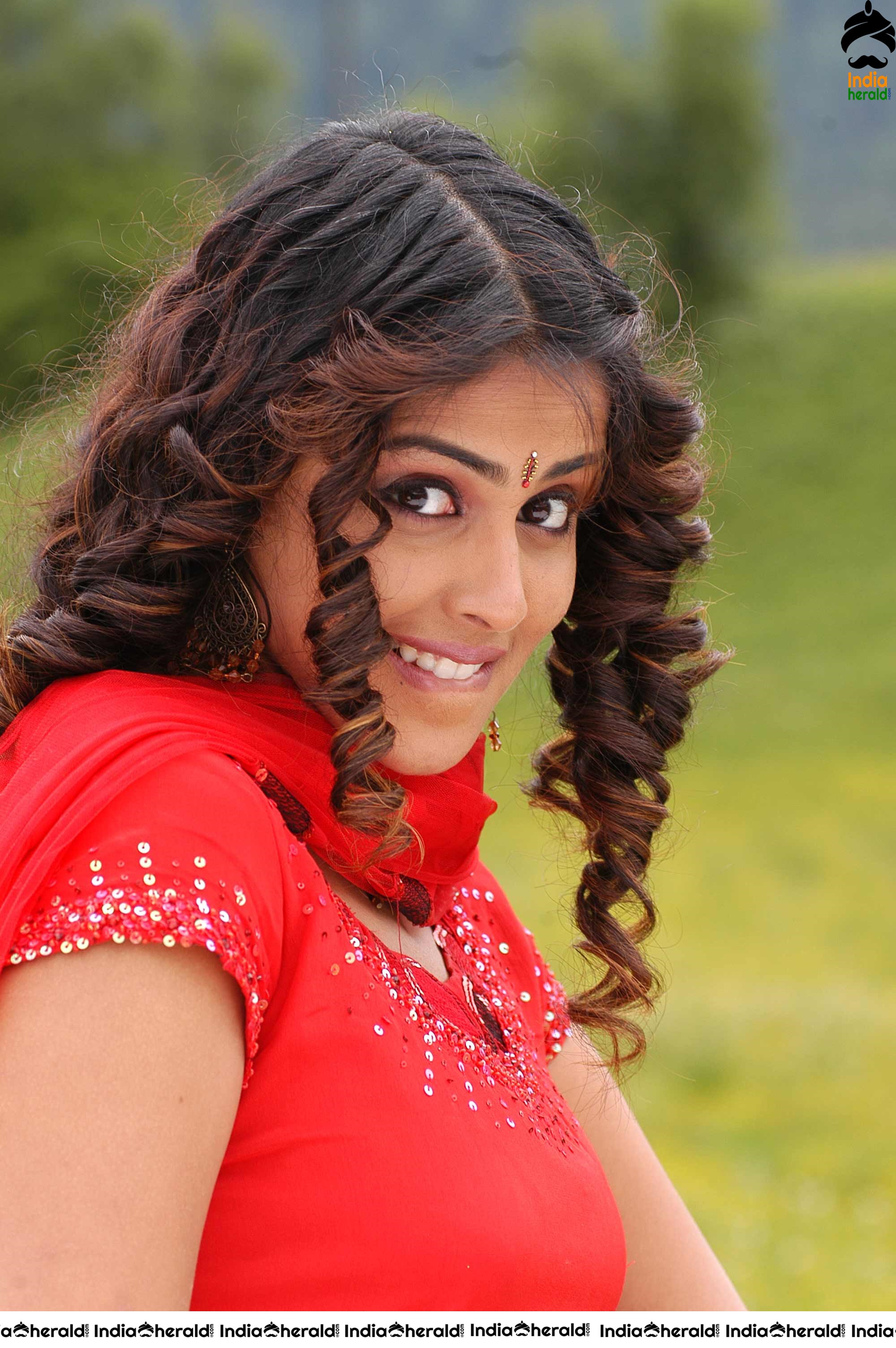 Genelia D Souza Rare Hot Photos Collection Set 1