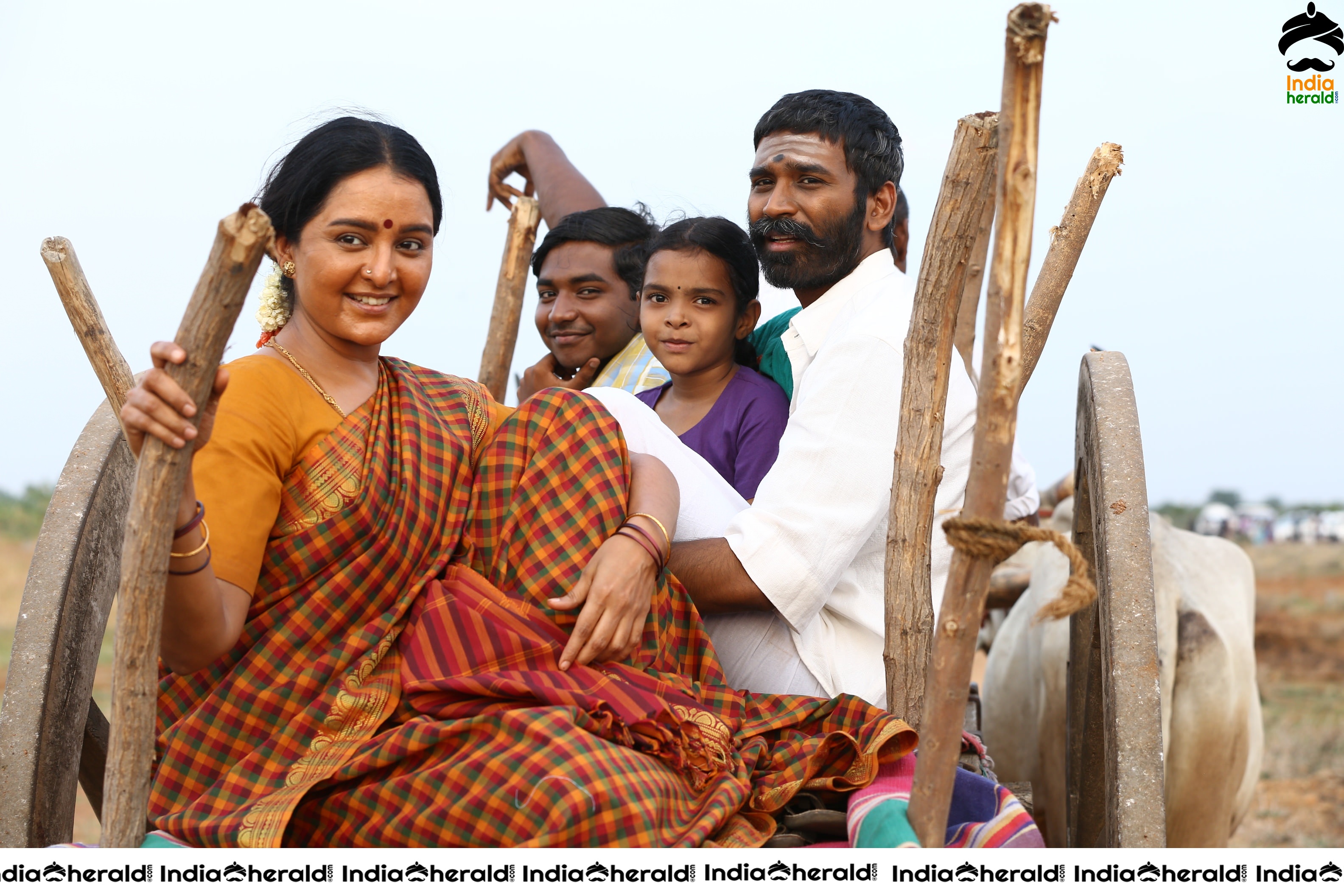 HD Stills of Blockbuster Movie Asuran