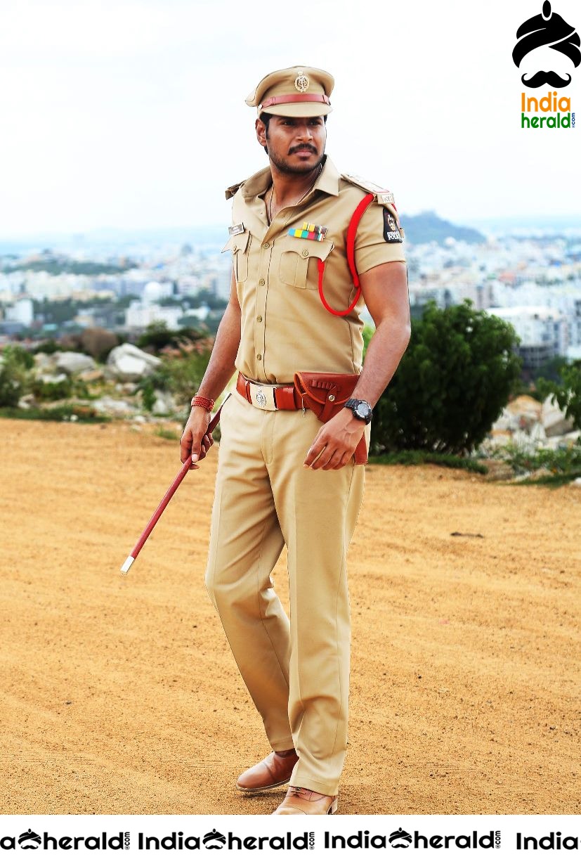 Hot Regina Cassandra and Sundeep Kishan in Asuravamsam Movie Stills