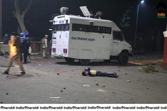 India Fights Against CAB in Pictures Set 1