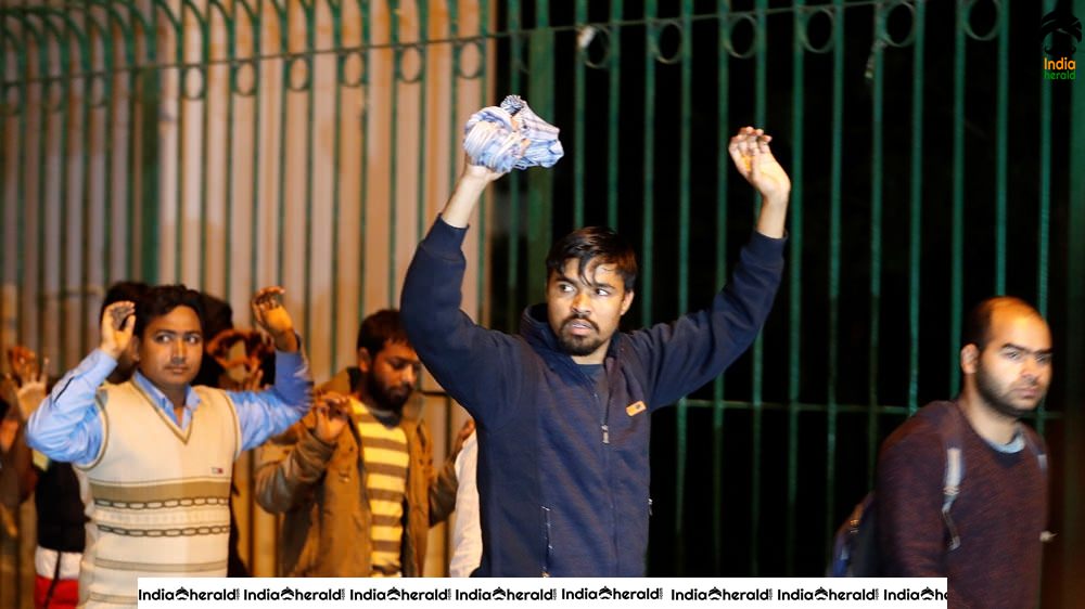 India Fights Against CAB in Pictures Set 1