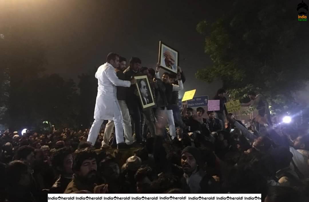 India Fights Against CAB in Pictures Set 2