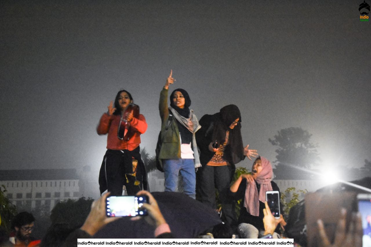 India Fights Against CAB in Pictures Set 2