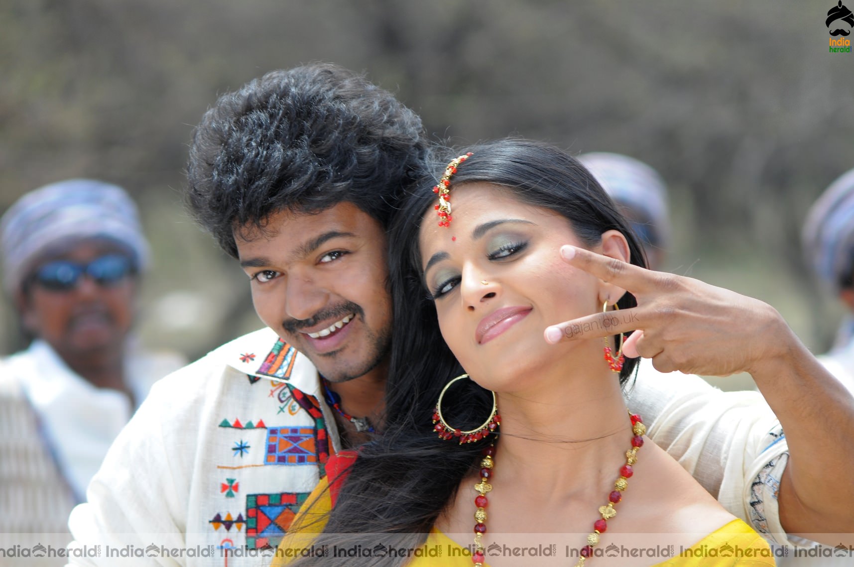 INDIA HERALD EXCLUSIVE Hot Anushka Shetty and Vijay in a Tamil movie during Early Stages Set 1