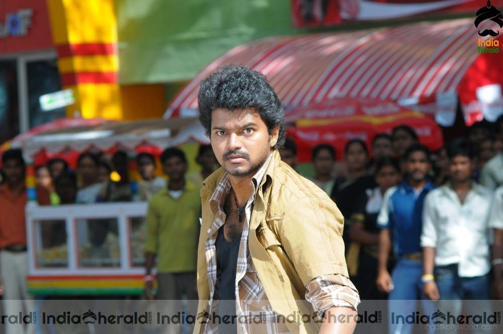 INDIA HERALD EXCLUSIVE Hot Anushka Shetty and Vijay in a Tamil movie during Early Stages Set 1