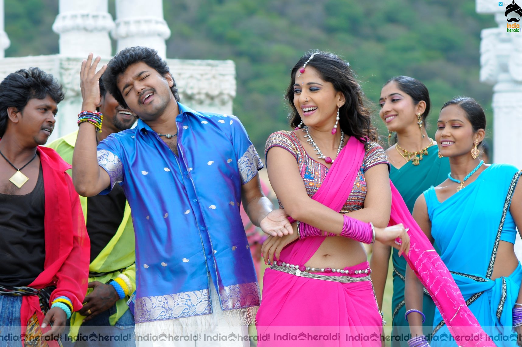 INDIA HERALD EXCLUSIVE Hot Anushka Shetty and Vijay in a Tamil movie during Early Stages Set 2
