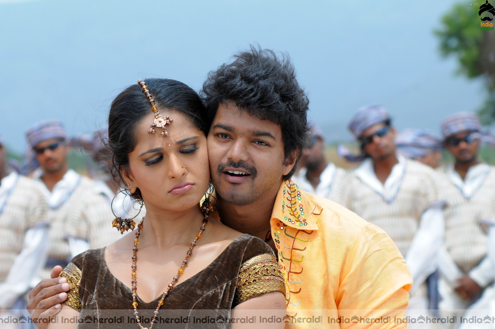 INDIA HERALD EXCLUSIVE Hot Anushka Shetty and Vijay in a Tamil movie during Early Stages Set 3