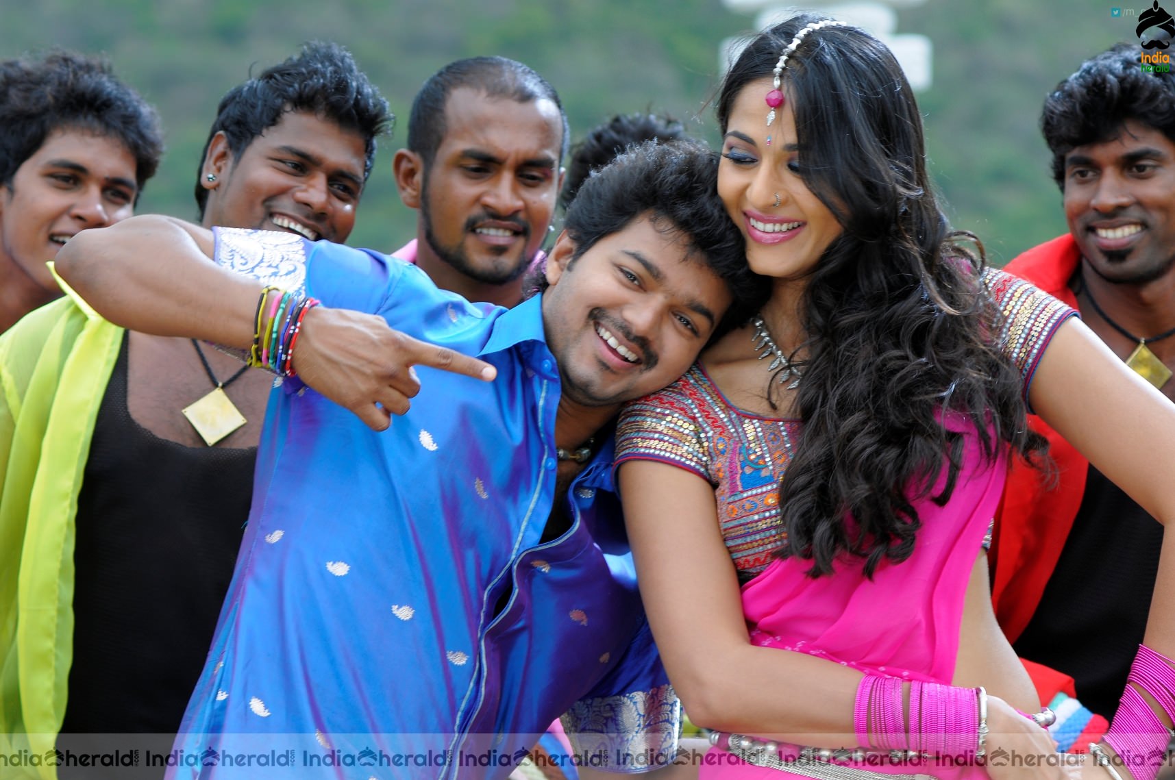 INDIA HERALD EXCLUSIVE Hot Anushka Shetty and Vijay in a Tamil movie during Early Stages Set 4