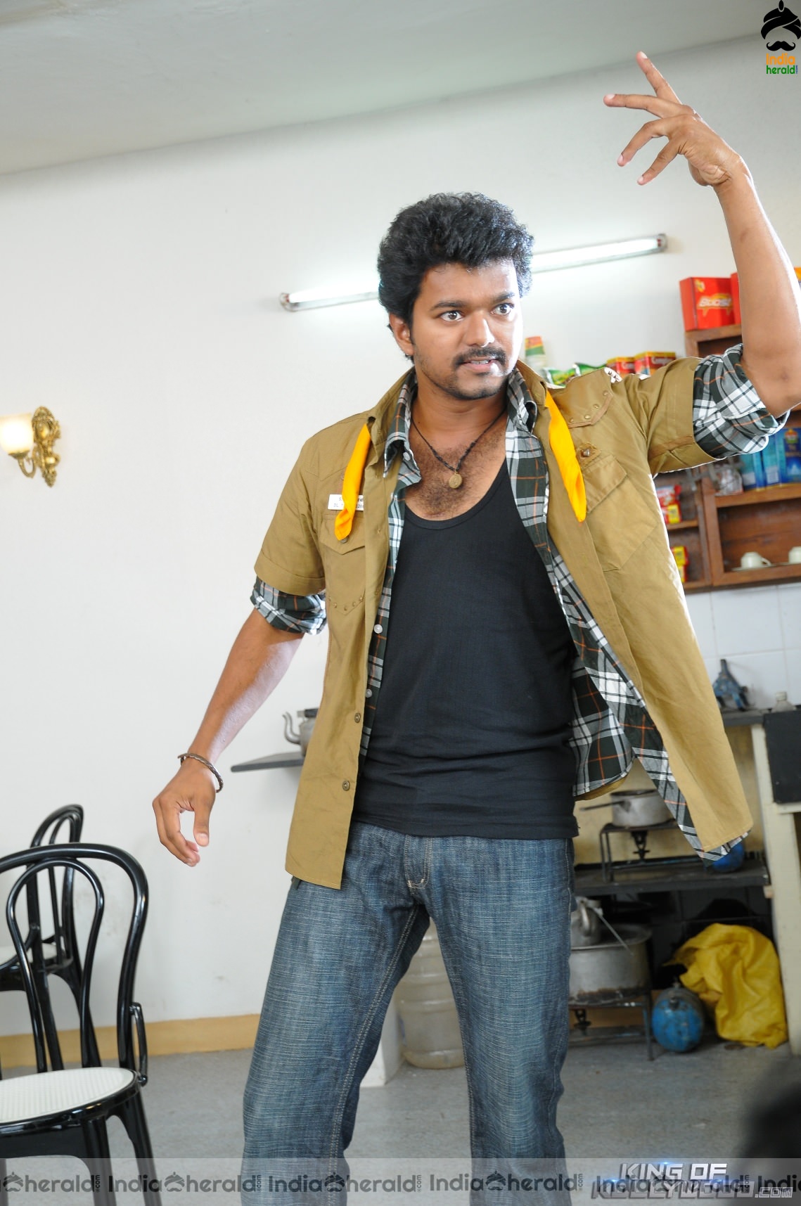 INDIA HERALD EXCLUSIVE Hot Anushka Shetty and Vijay in a Tamil movie during Early Stages Set 4