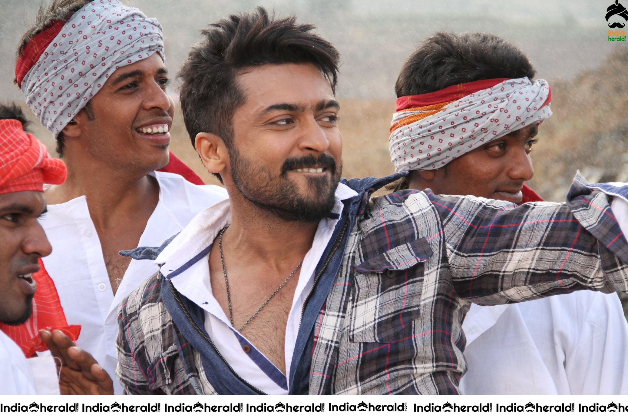 INDIA HERALD EXCLUSIVE Hot Samantha and Surya Unseen Stills from Sikindar Set 2