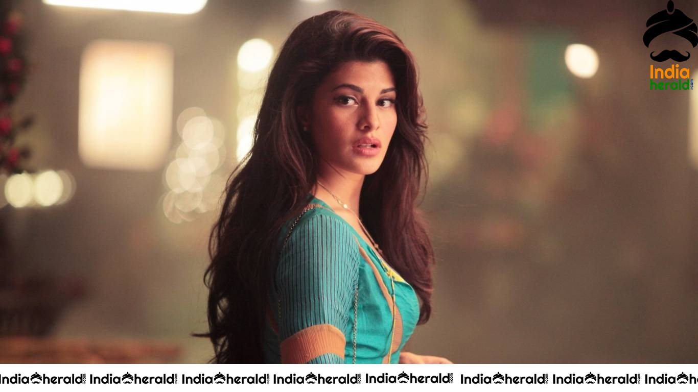 Jacqueline Fernandez Hot HD Wallpapers