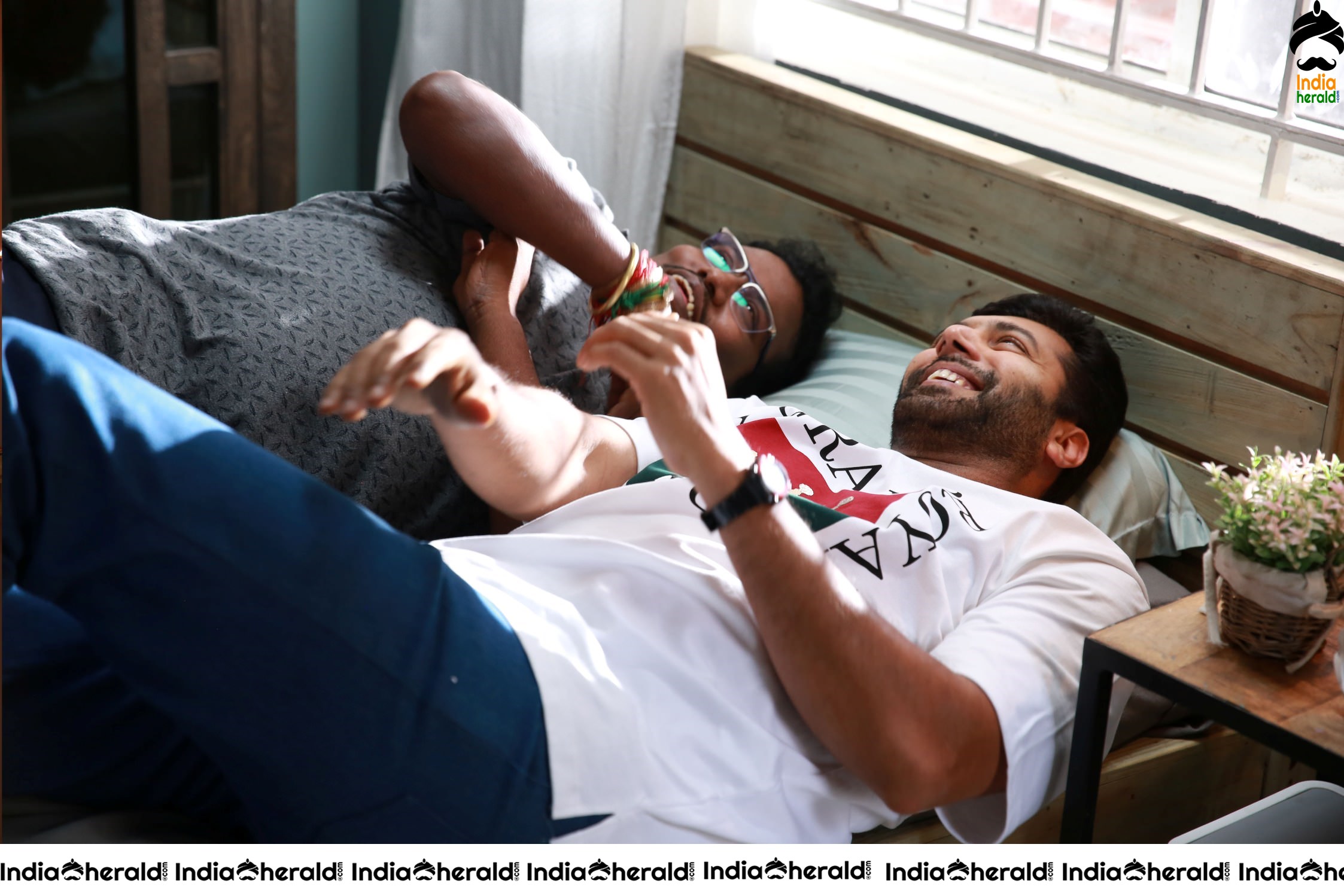 Jayam Ravi and Hot Kajal Aggarwal Unseen Photos from Comali movie Set 3