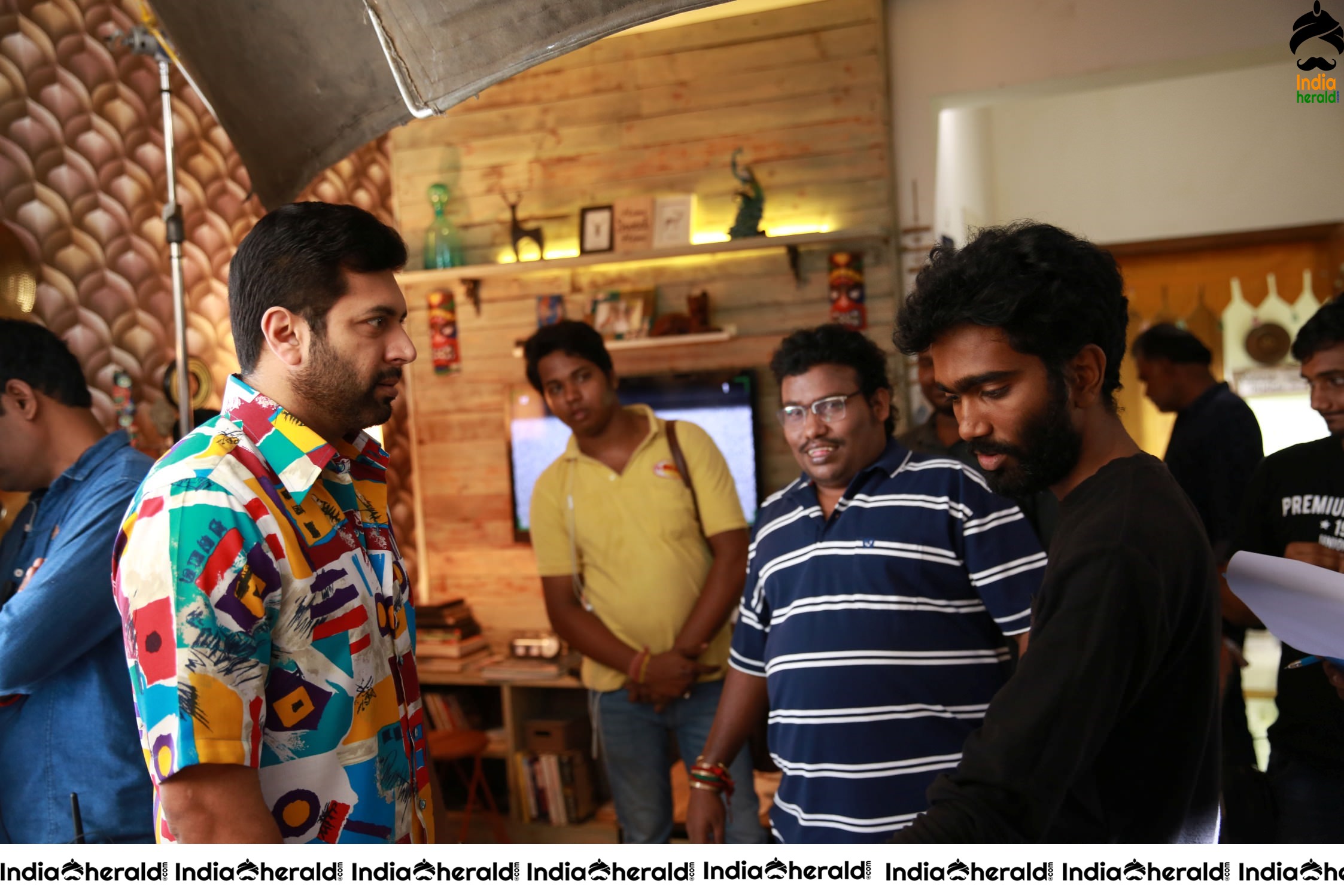 Jayam Ravi and Hot Kajal Aggarwal Unseen Photos from Comali movie Set 3