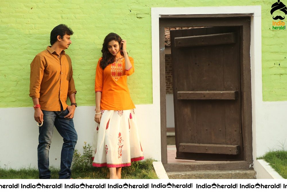 Jiiva and Riya Suman in Seeru Movie Stills and Working Stills Set 3