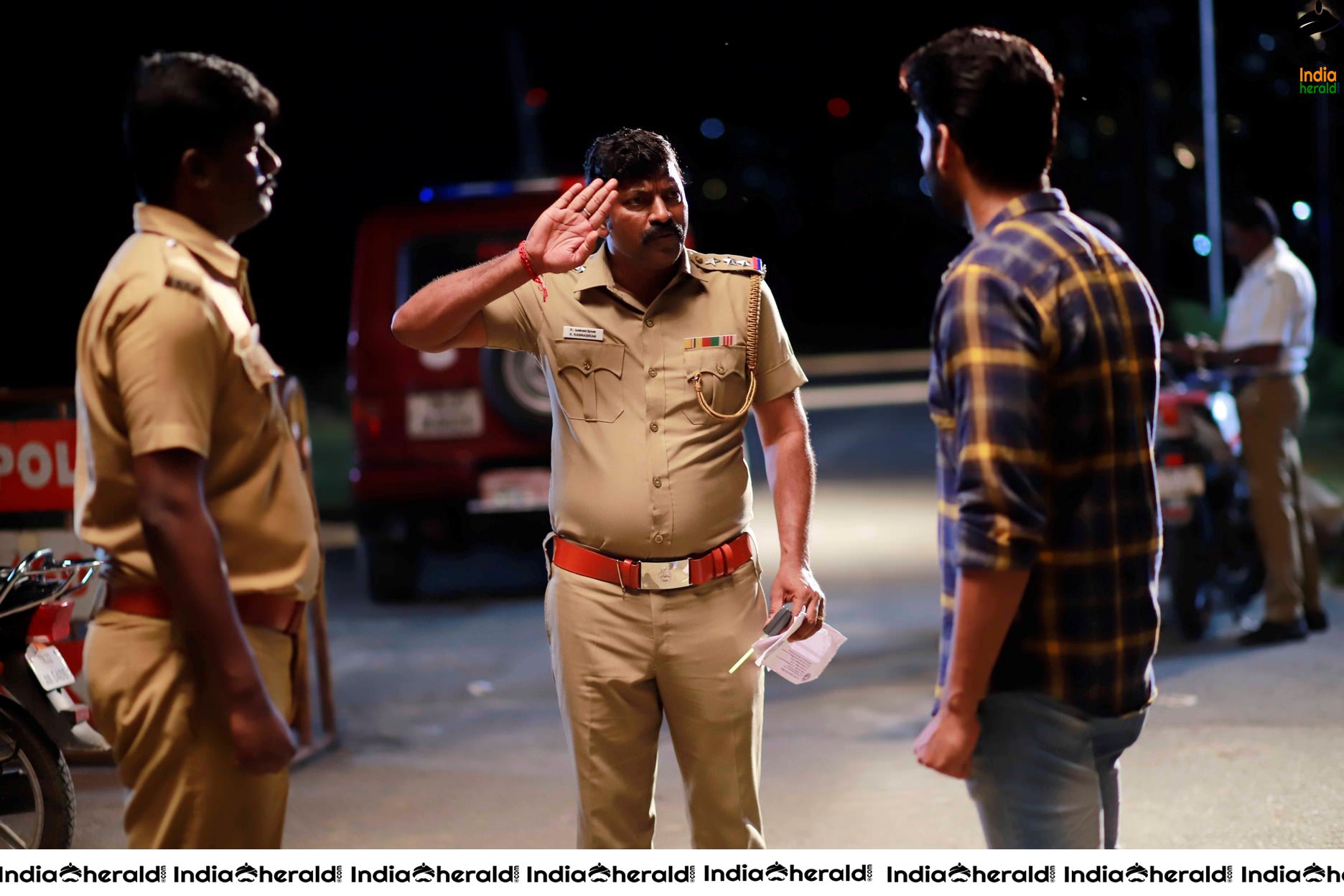 Kaavalthurai Ungal Nanban Movie HD Stills