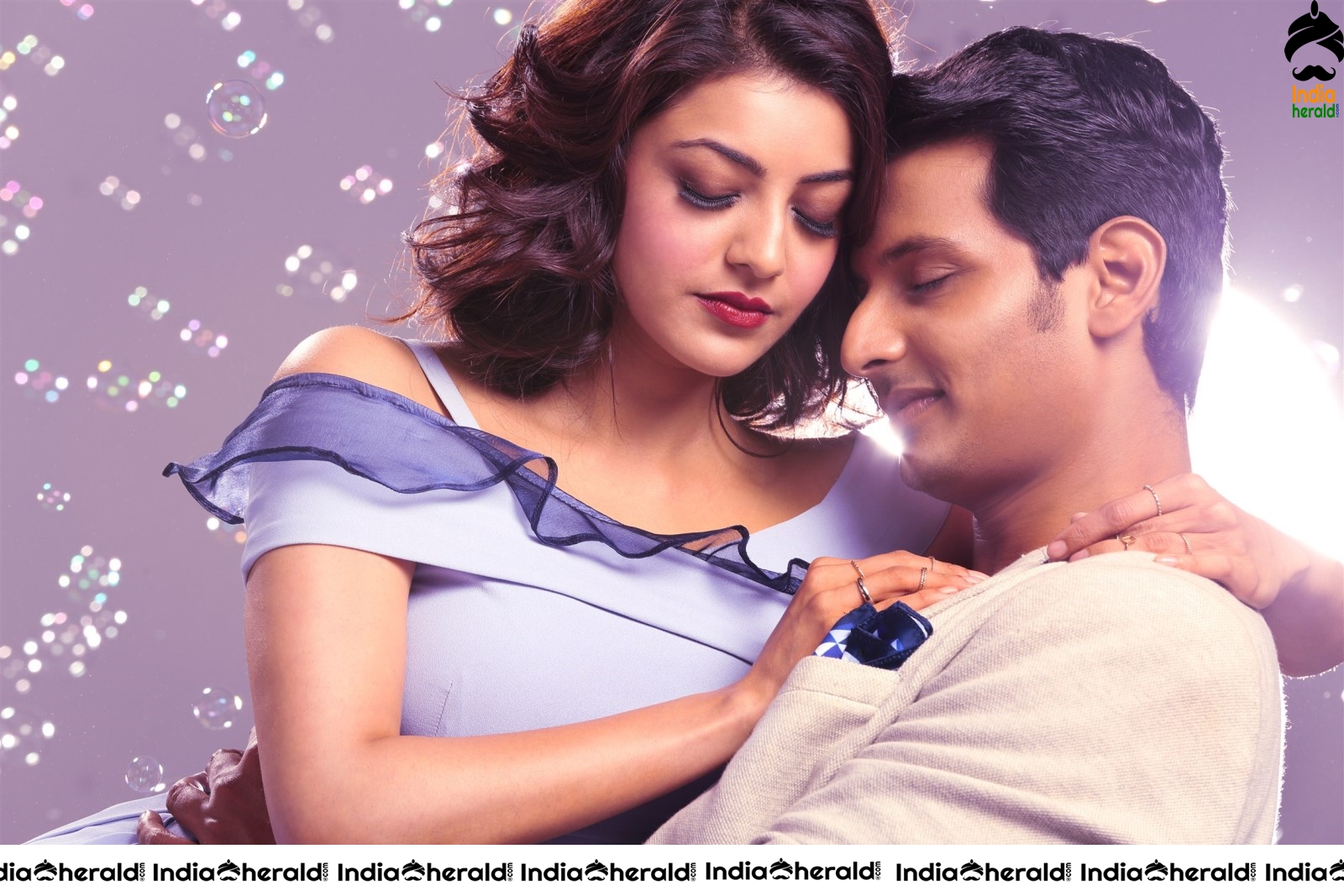 Kajal Aggarwal and Jiiva in Kavalai Venaam movie HD Stills Set 2