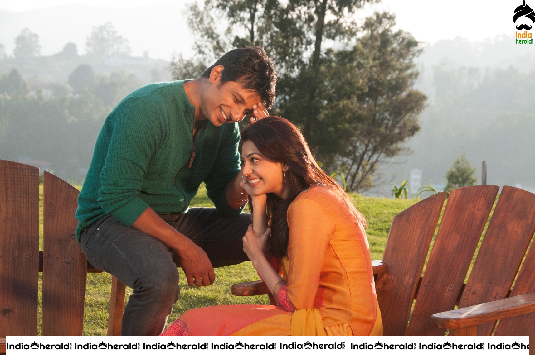 Kajal Aggarwal and Jiiva in Kavalai Venaam movie HD Stills Set 3