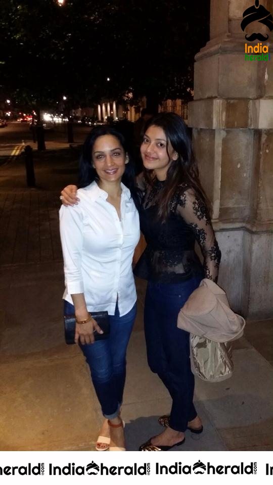 Kajal Unseen Photos with Friends and Family Set 3