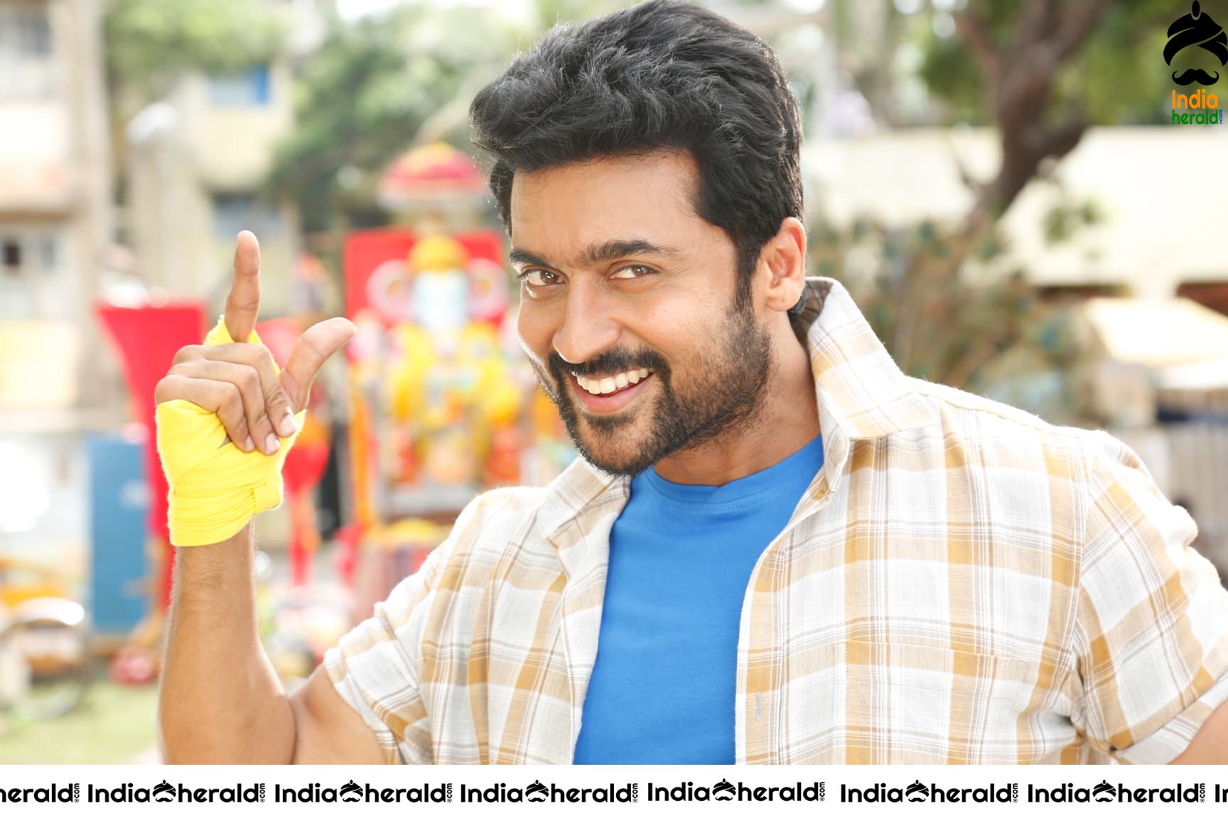 Keerthy Suresh and Surya in Thaanaa Serndha Kootam Movie Stills Set 4