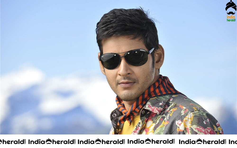 Mahesh Babu and Samanth Akkineni Photos from Dookudu Movie Set 1