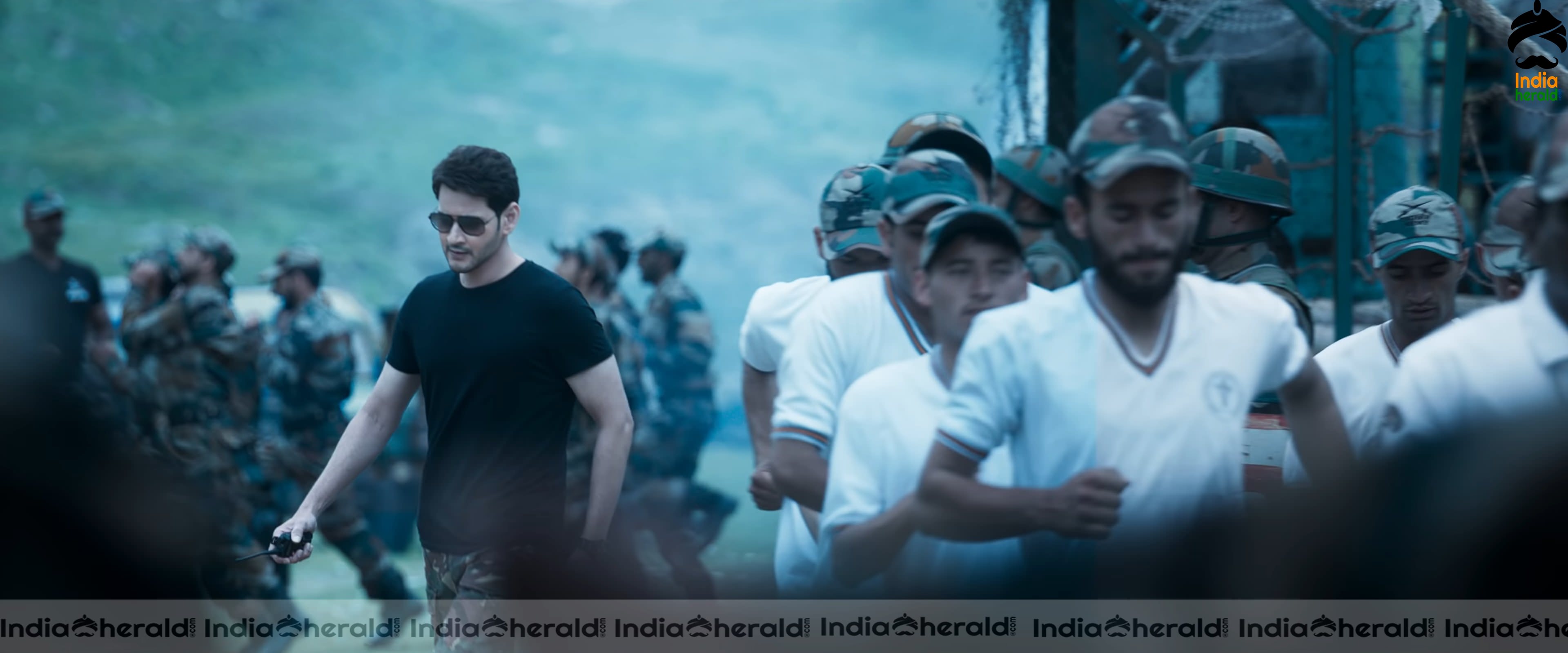 Mahesh Babu in Sarileru Neekevvaru Teaser HD Photos Set 1