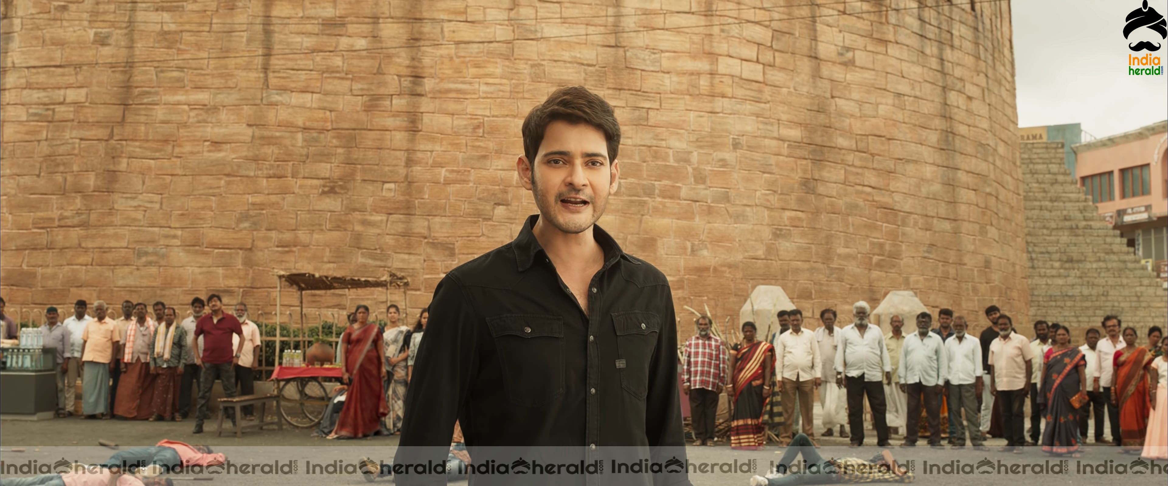 Mahesh Babu in Sarileru Neekevvaru Teaser HD Photos Set 3