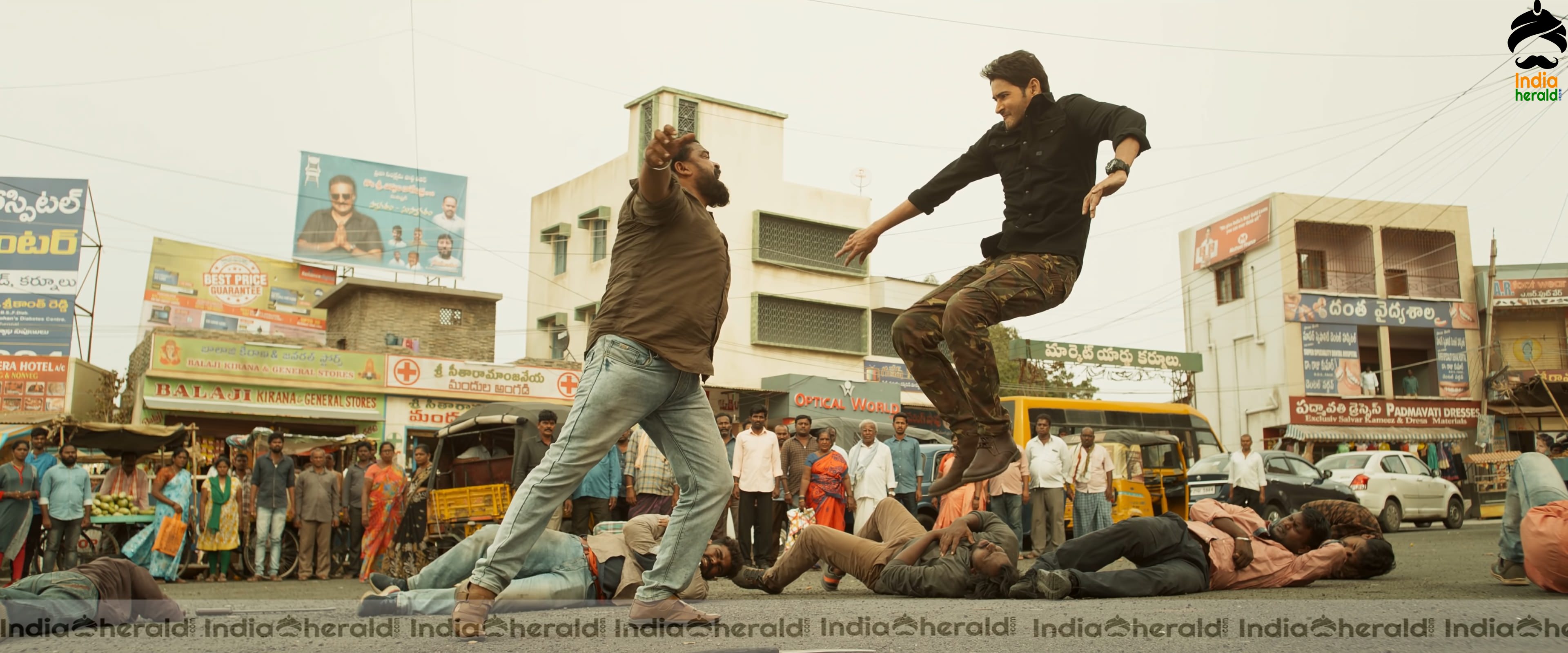 Mahesh Babu in Sarileru Neekevvaru Teaser HD Photos Set 3