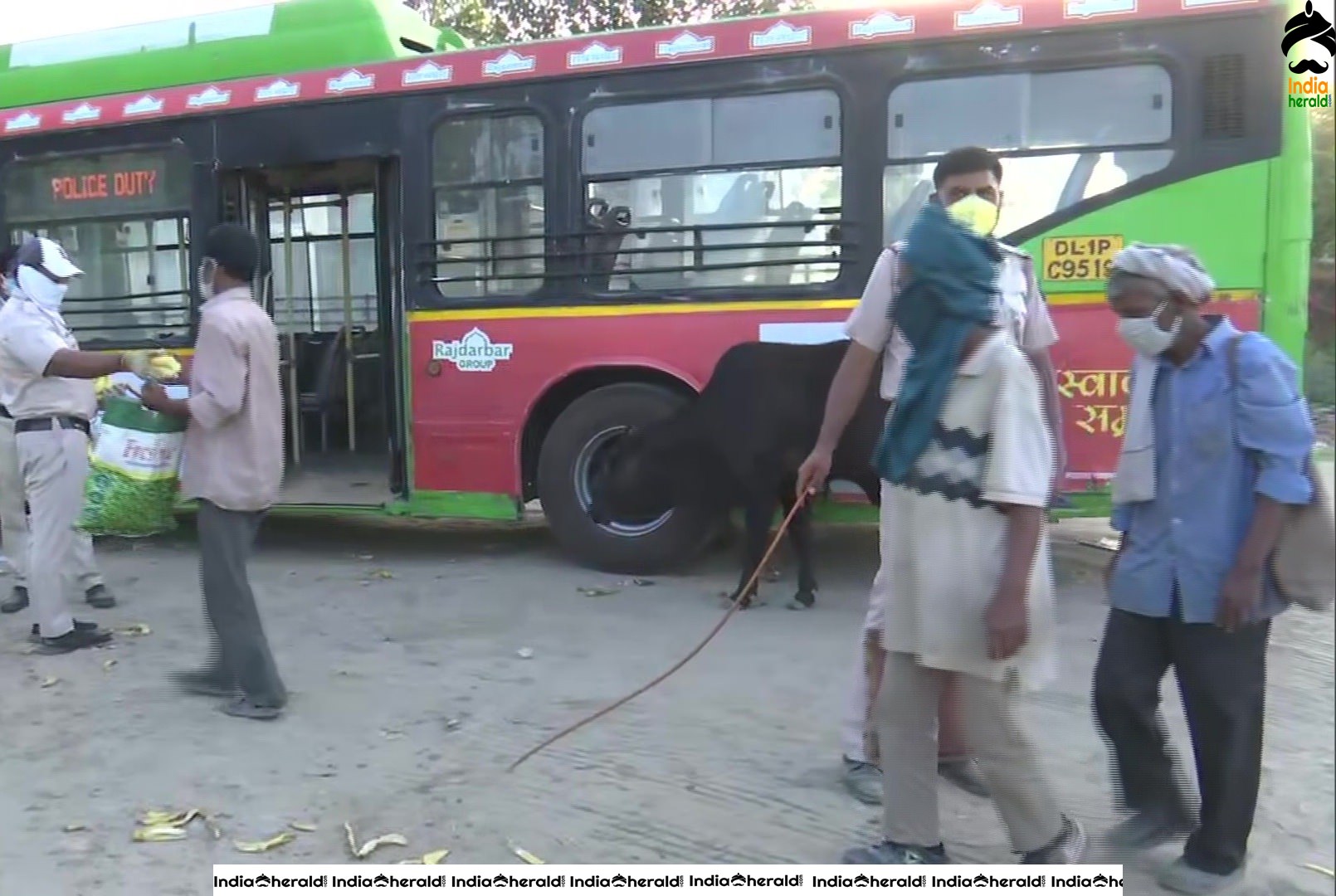 Migrant workers shifted to shelter homes n different parts of Delhi amid Corona Virus lockdown