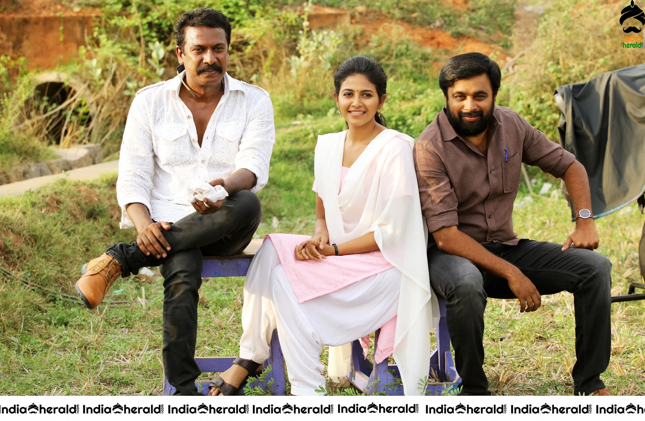 Naadodigal 2 Movie Stills and Working Stills