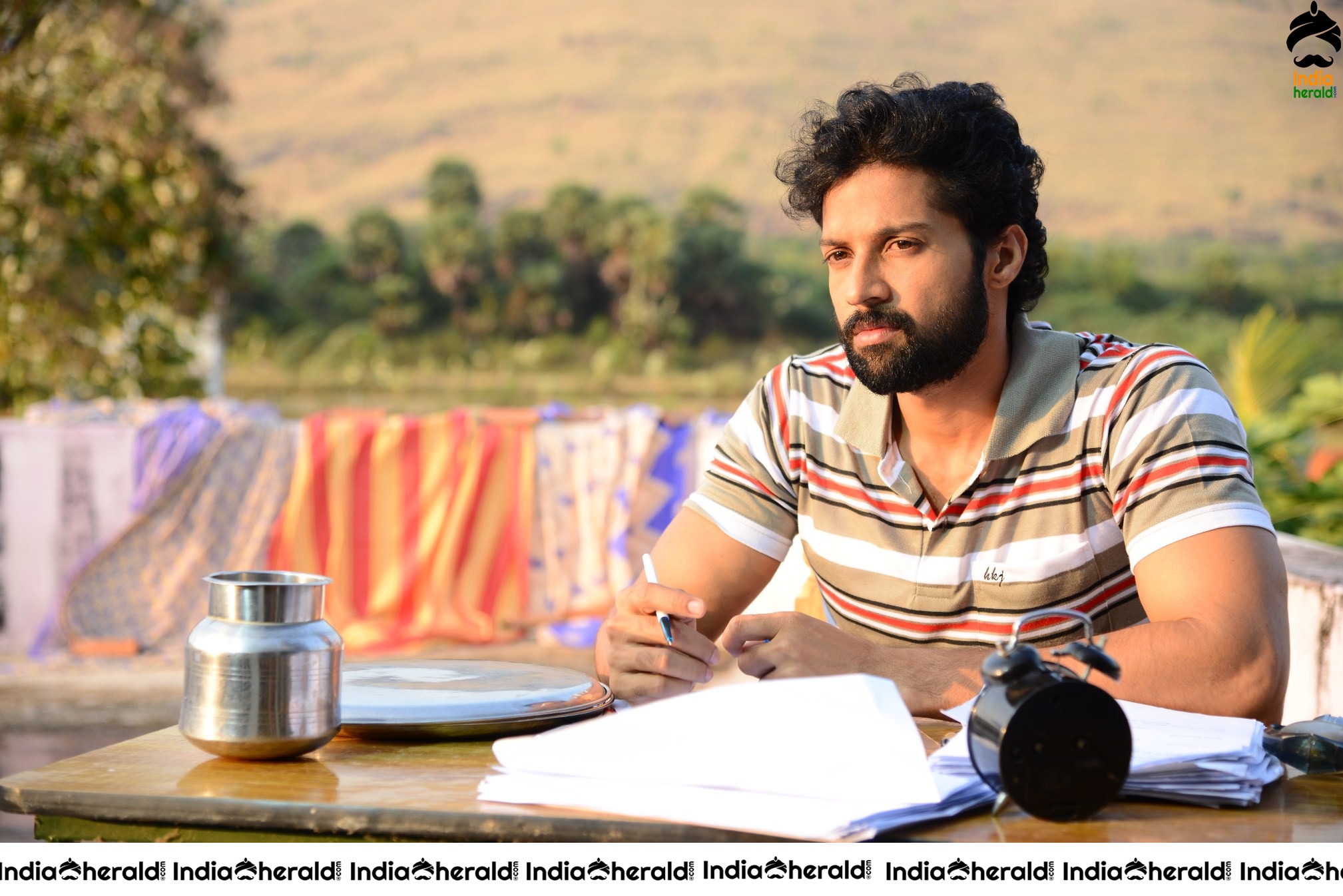 Naan Avalai Santhithapothu Movie Stills Set 1