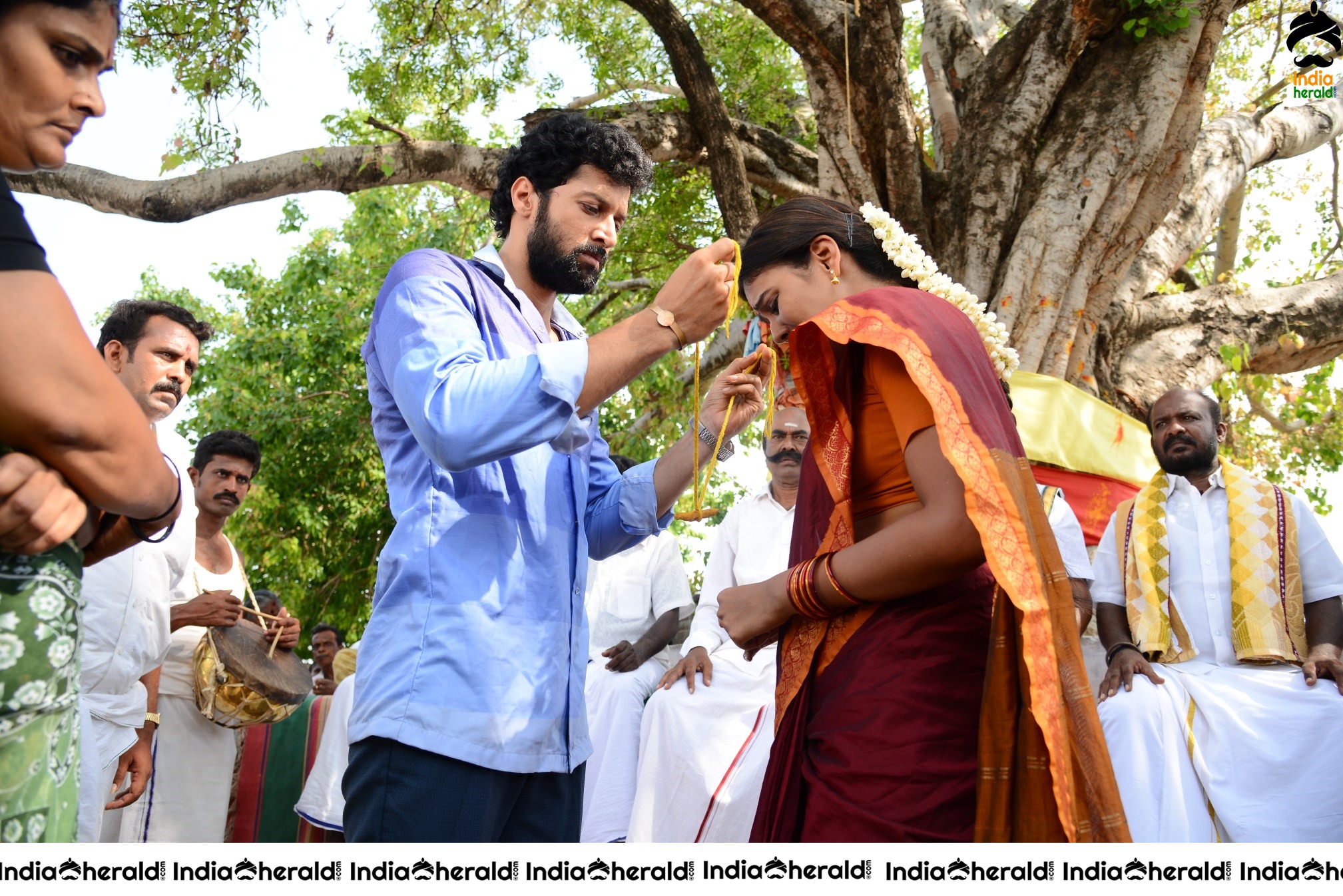 Naan Avalai Santhithapothu Movie Stills Set 2