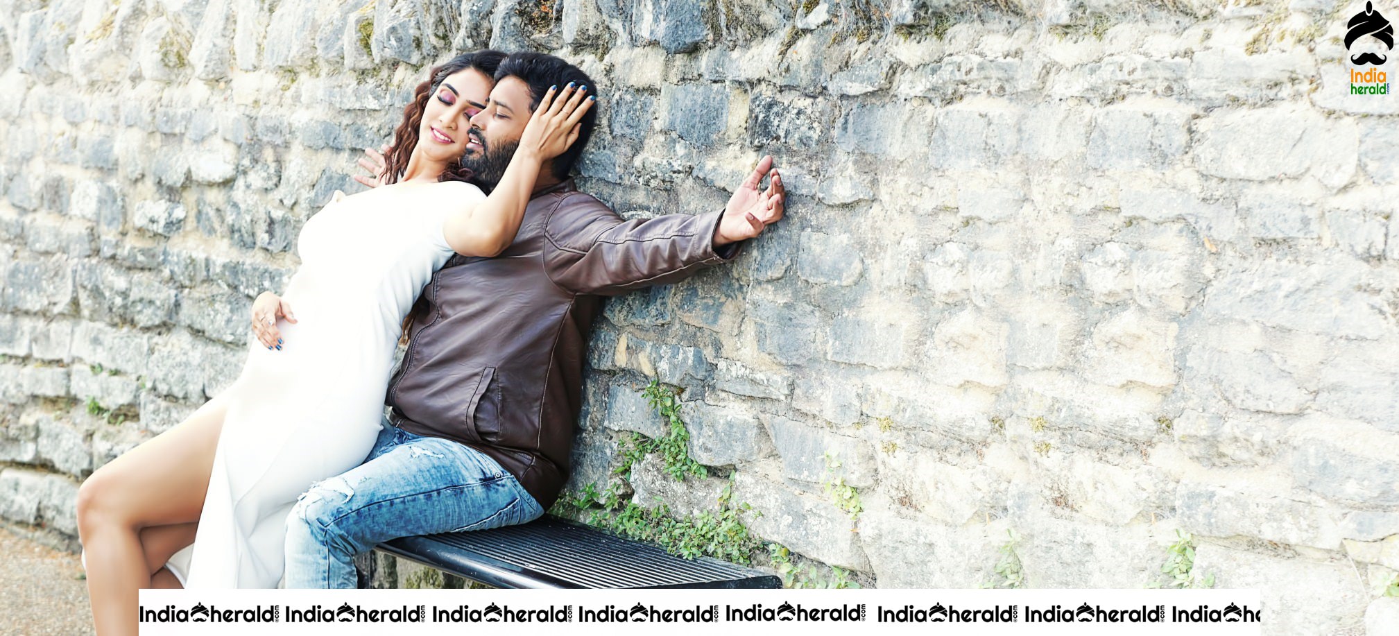 Naanum Single Thaan Movie Stills