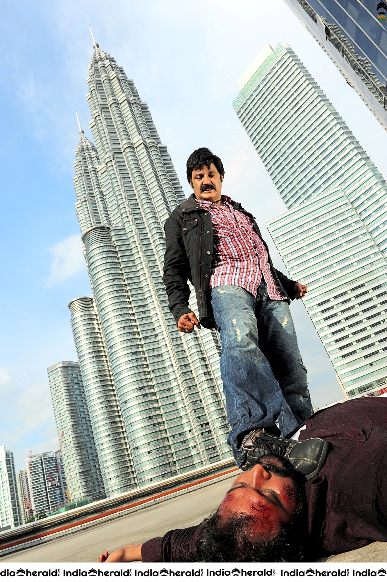 Nandamuri Balakrishna in Srimannarayana Movie Stills Set 1