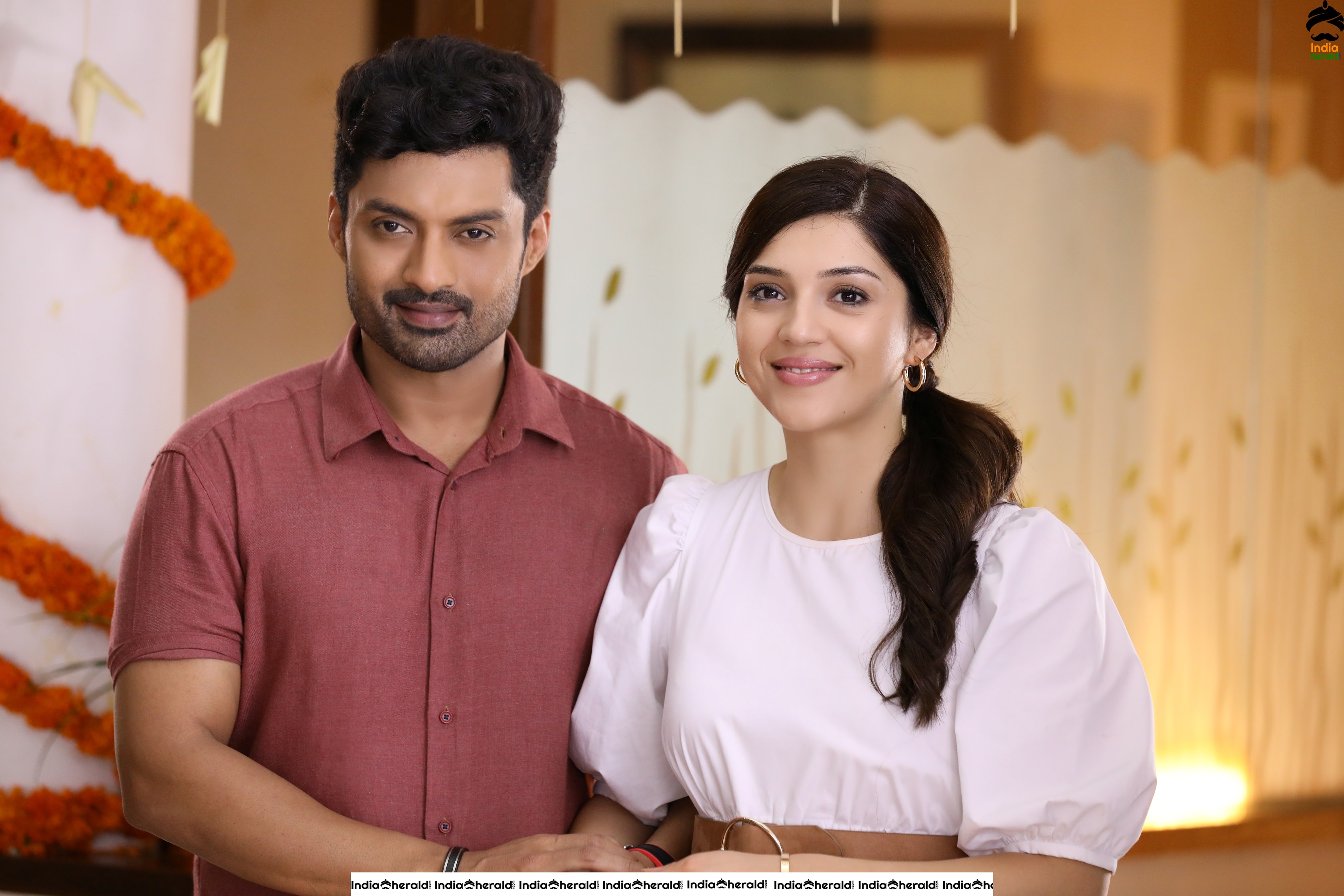 Nandamuri Kalyanram and Mehreen Stills From Entha Manchivaadavuraa