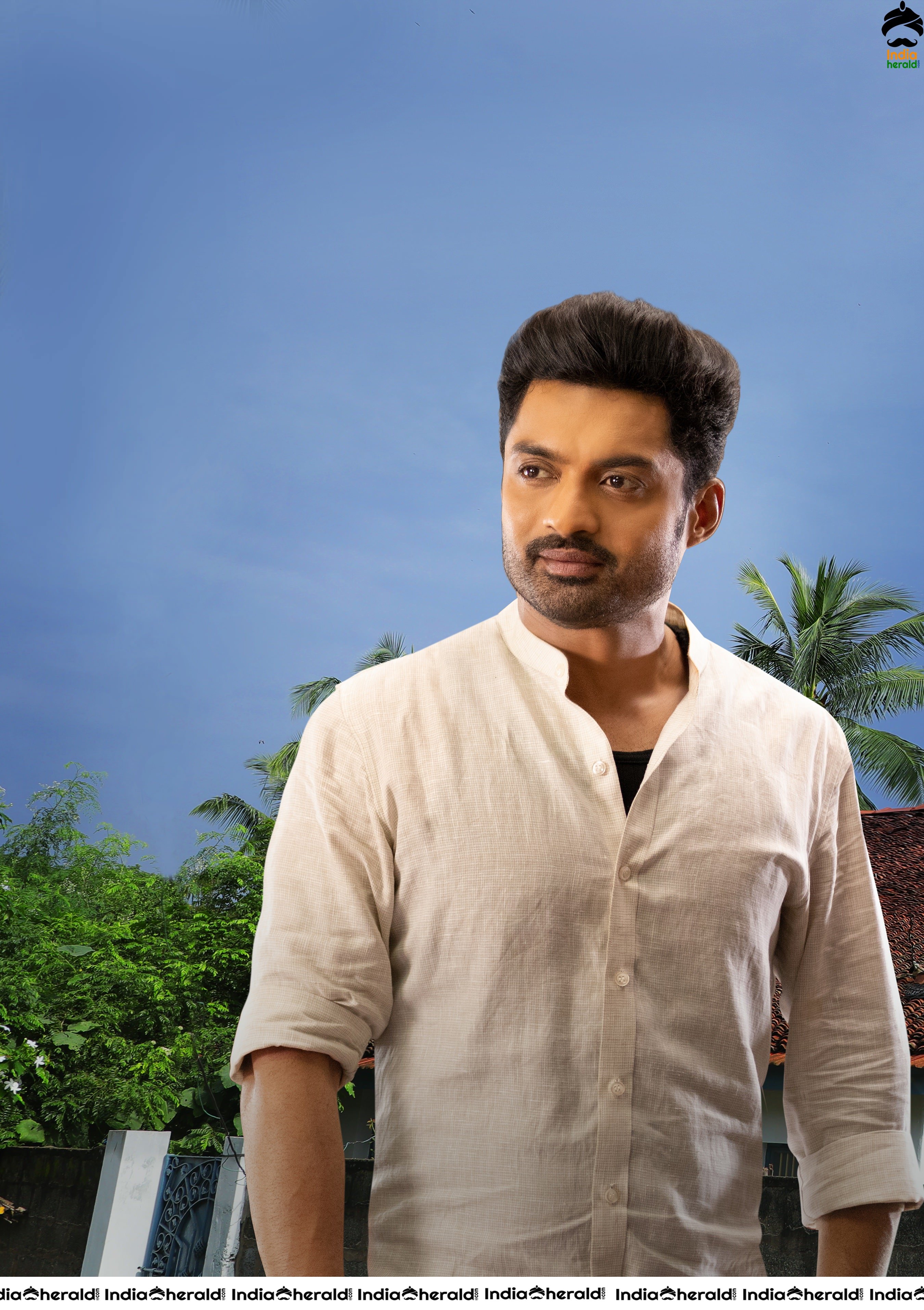 Nandamuri Kalyanram in Entha Manchivaadavuraa Release Date Poster