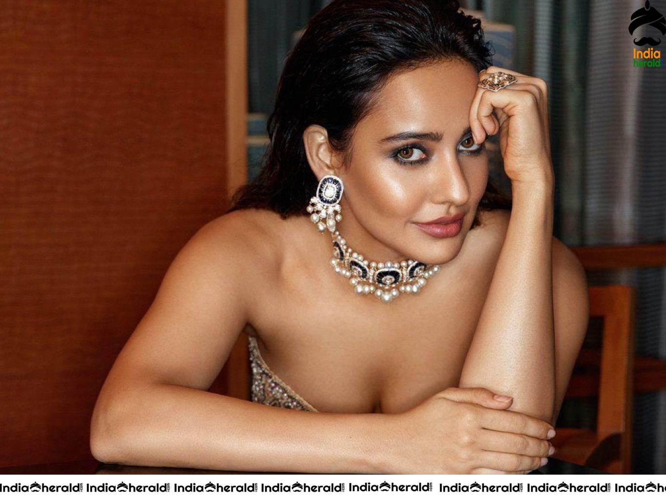 Neha Sharma Latest Hot HD Wallpapers Set 1