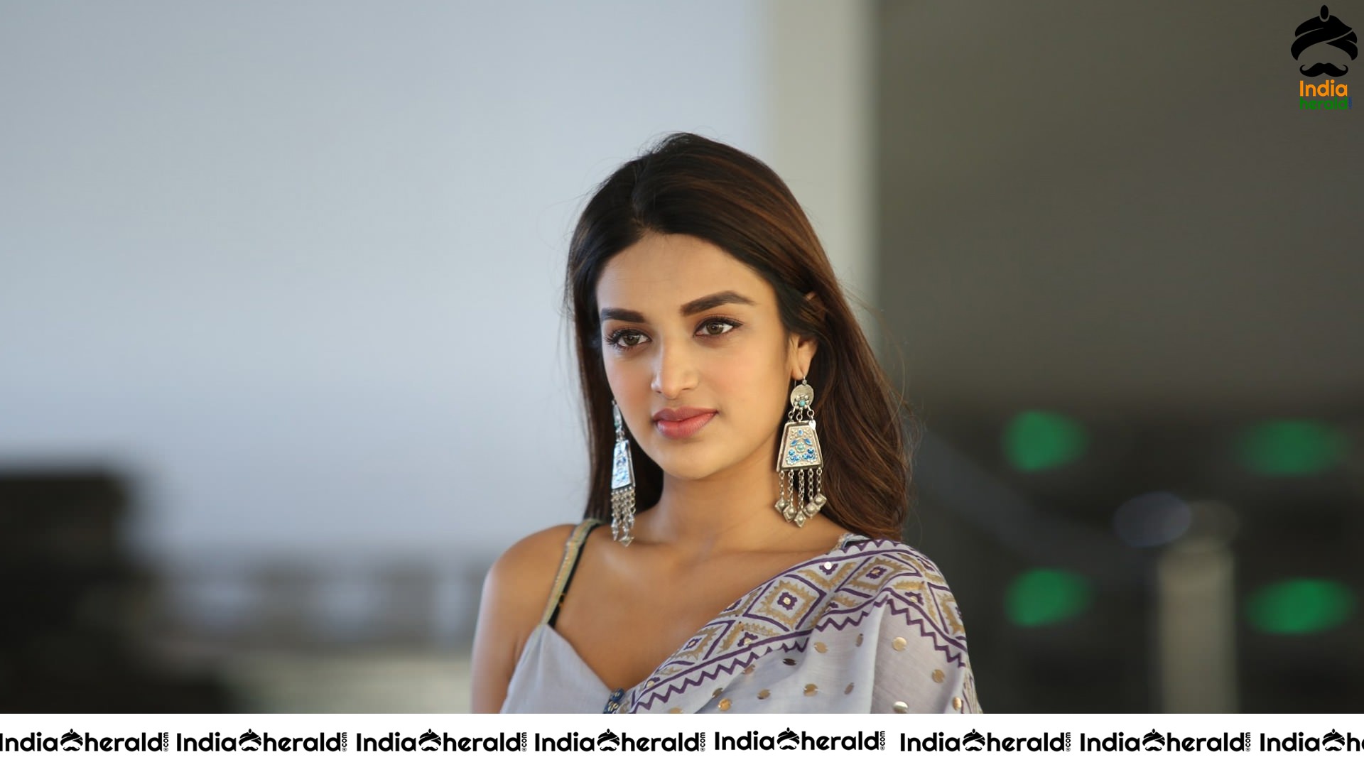 Nidhhi Agerwal Hot 1920 x 1080 HD Wallpapers