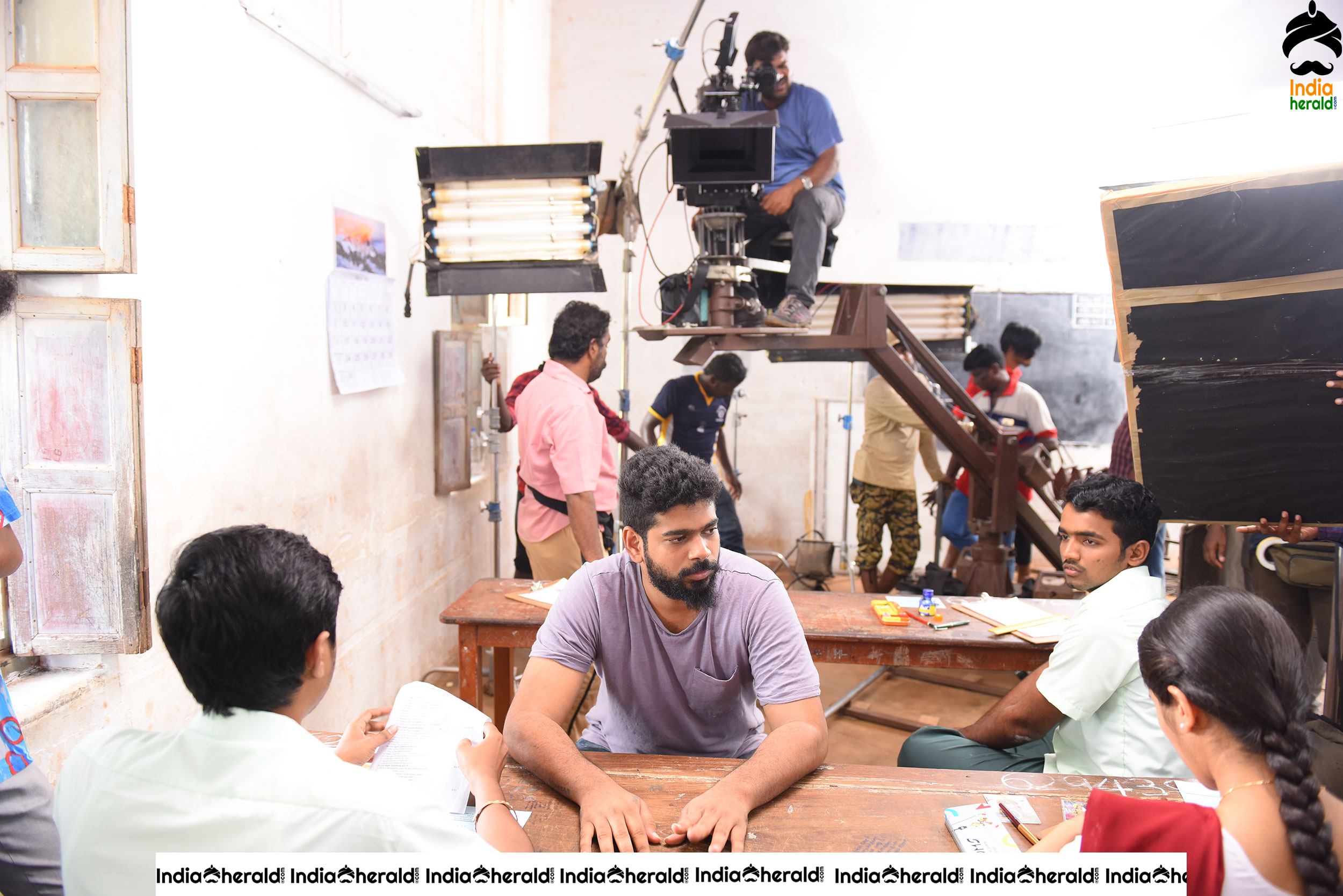 Ninaivo Oru Paravai Movie Stills