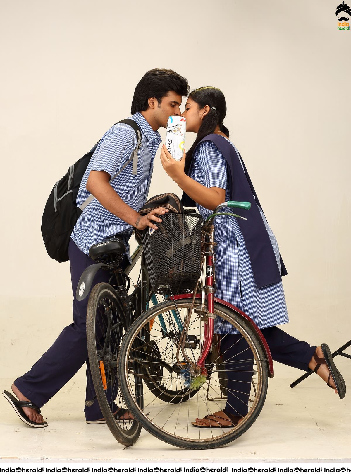 Pazhagiya Naatkal Tamil Movie Stills Set 1
