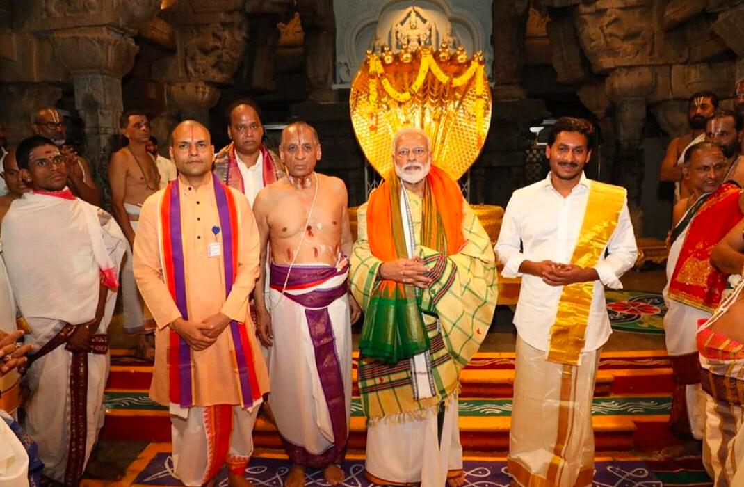 PM Narendramodi and CM Jagan In Tirumala Tirupati